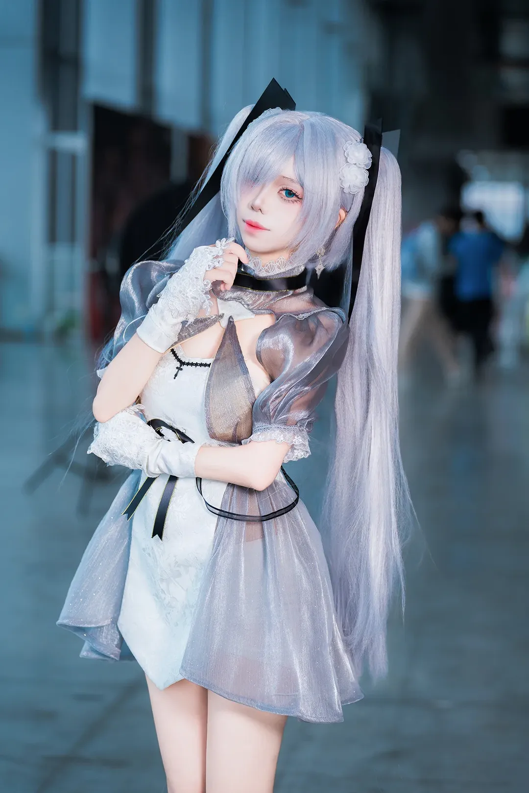 【灰姑娘cos】胜利女神：妮姬，冷色场馆里的银光巡游 - 第 6 张