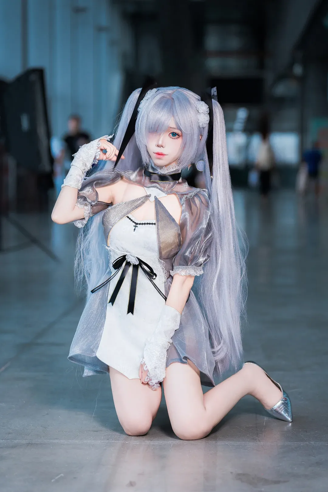 【灰姑娘cos】胜利女神：妮姬，冷色场馆里的银光巡游 - 第 9 张