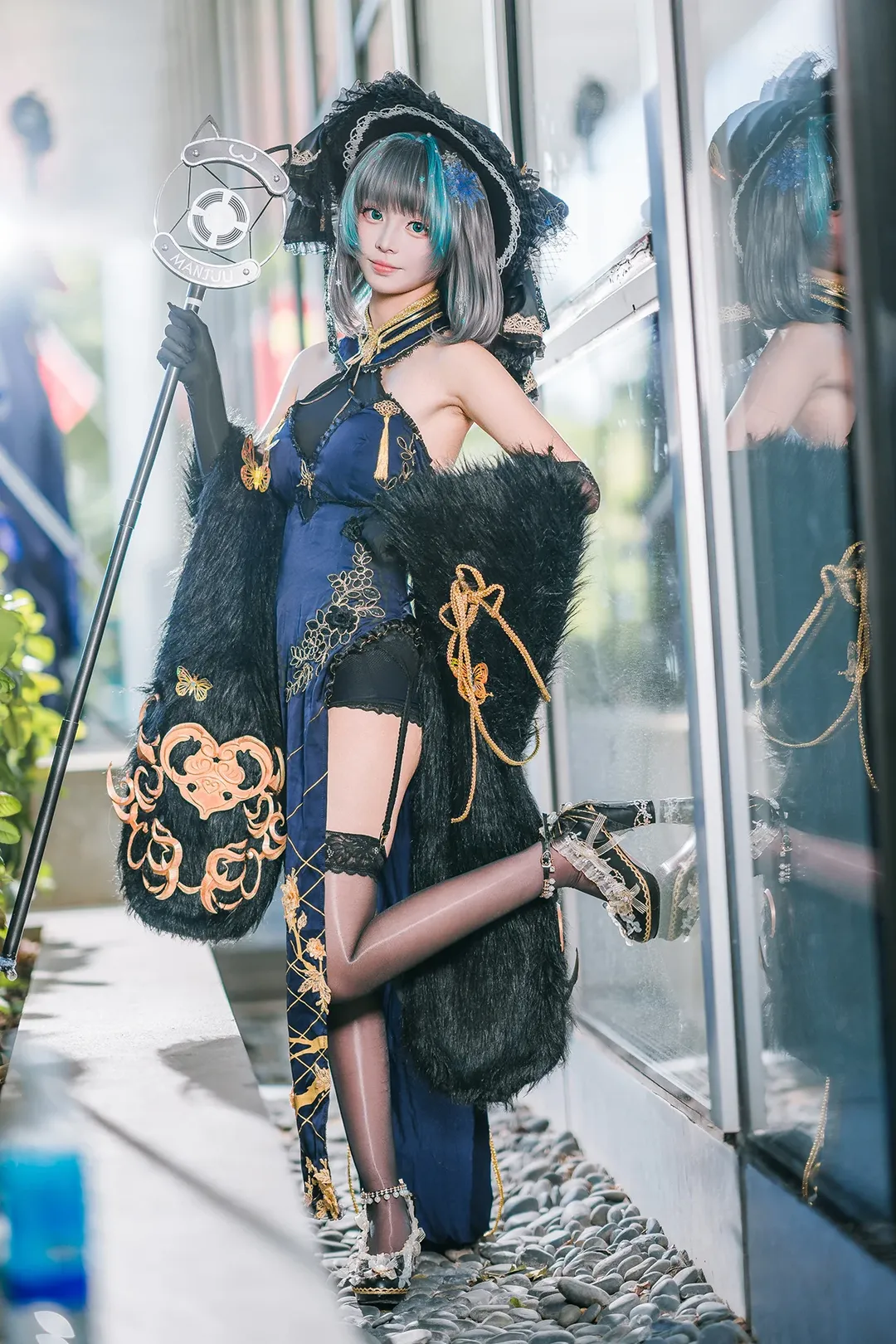【チェシャー コスプレ】『アズールレーン』会場外チャイナドレス姿、猫耳杖で楽しむ広州アニメ展スナップ - 1 枚目