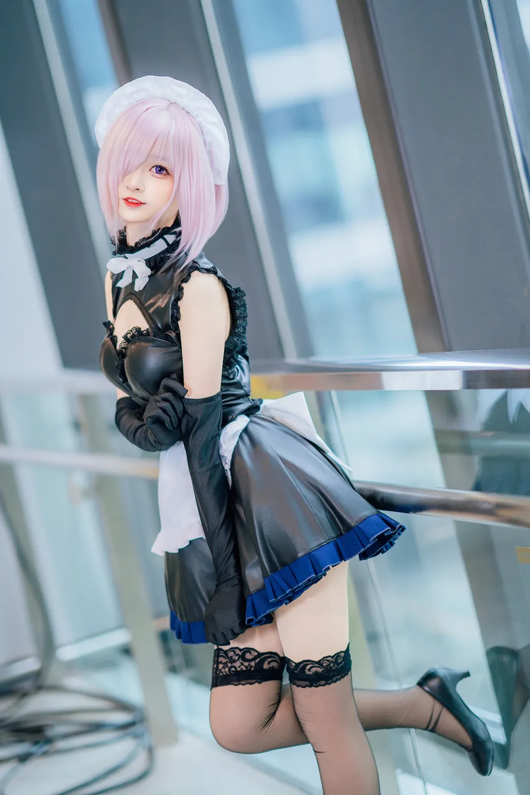 【玛修cos】命运-冠位指定，广州漫展的亮面黑皮女仆装场照 - 第 3 张