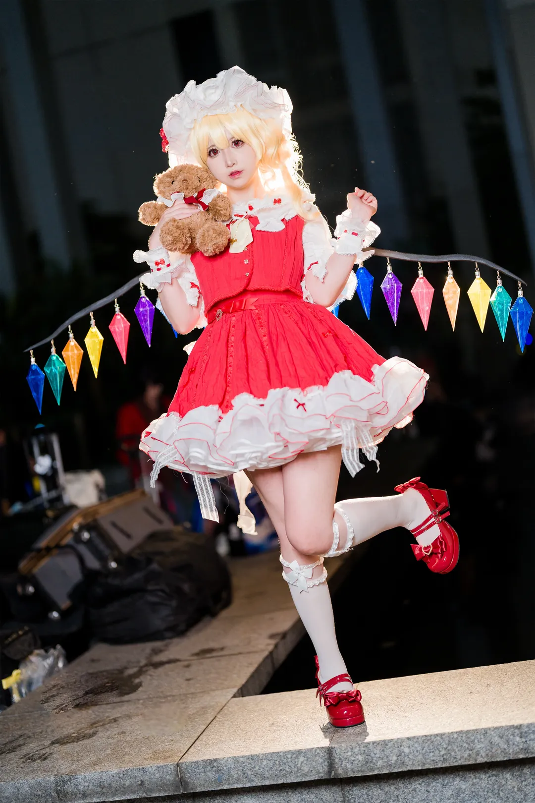 【芙兰朵露cos】东方project的绯红恶魔，萤火虫漫展现场返图