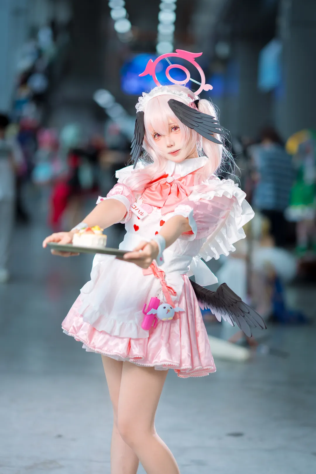 【下江小春cos】蔚蓝档案的女仆小春，带着小蛋糕闪现萤火虫
