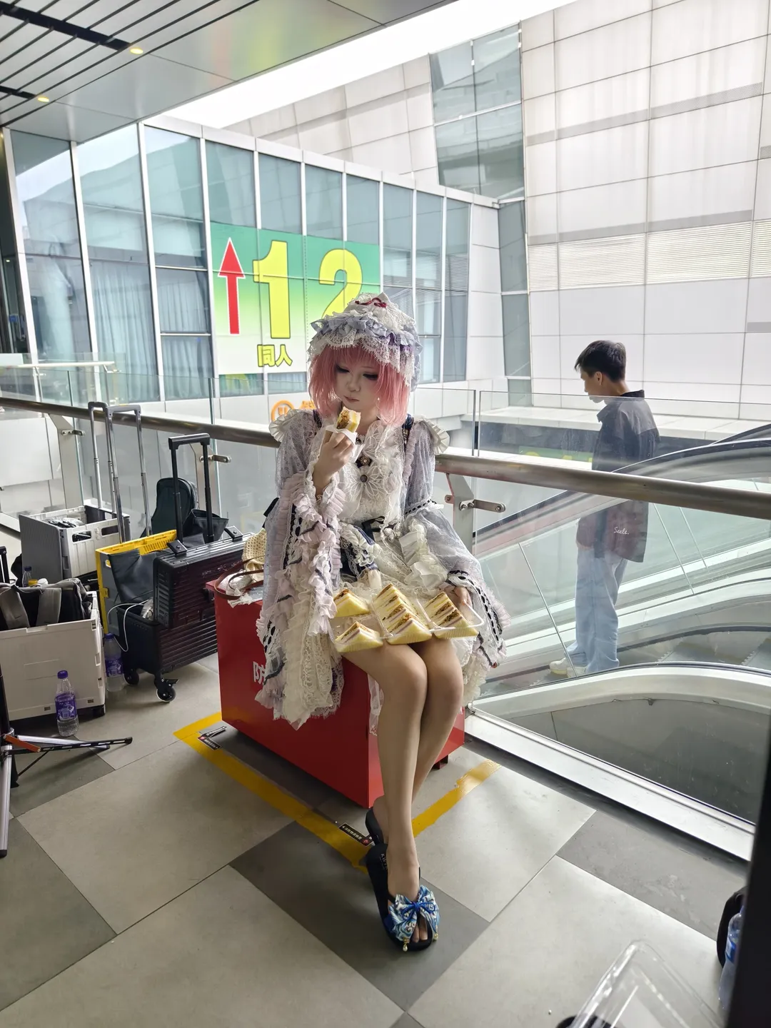 【西行寺幽幽子cos】東方project漫展路上的休憩時刻 - 第 1 張