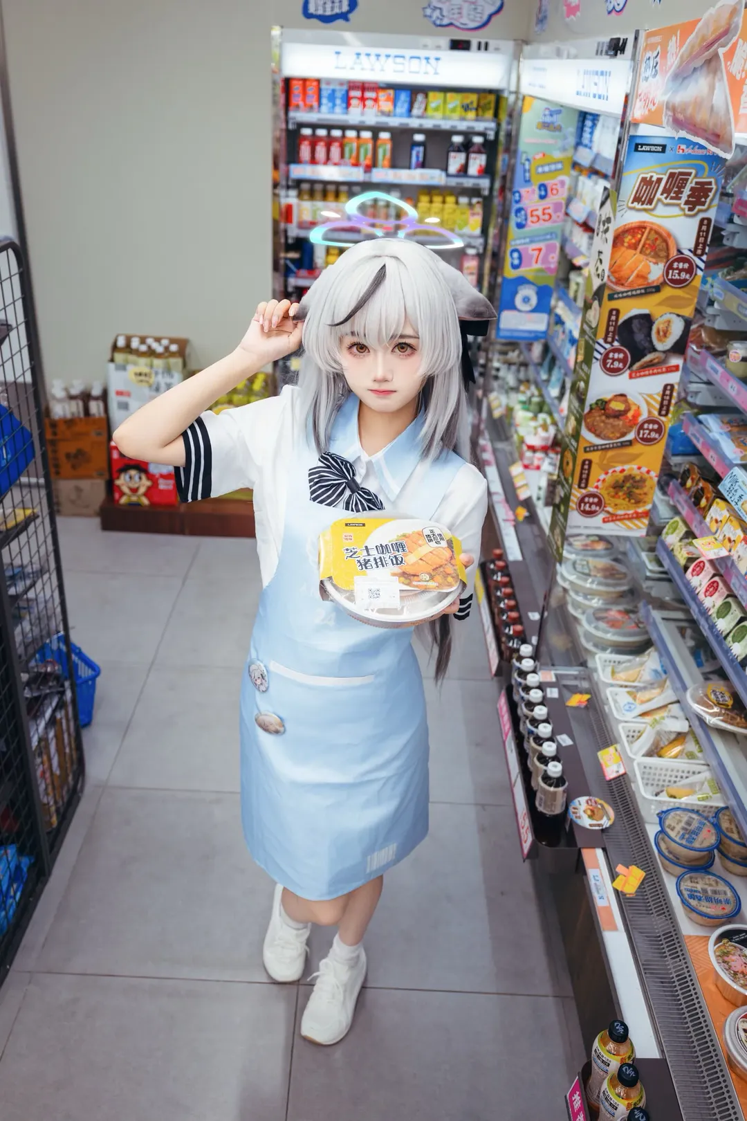 【春原心奈cos】蔚蓝档案罗森联动的打工日常记录 - 第 1 张