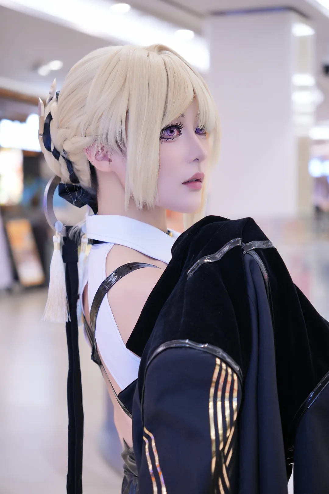 【伊芙琳cos】绝区零冷艳侧颜定格 - 第 1 张