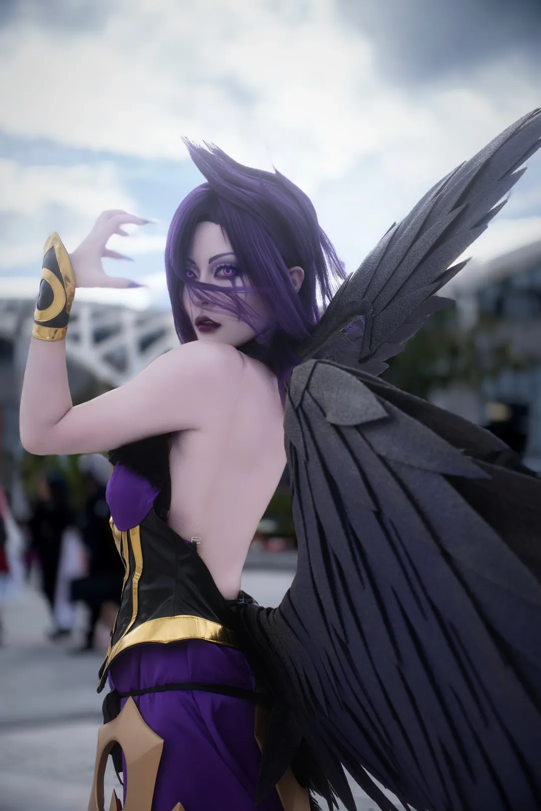 [Morgana Cosplay] Fallen Angel from League of Legends: Outdoor Convention Photos - Image 1