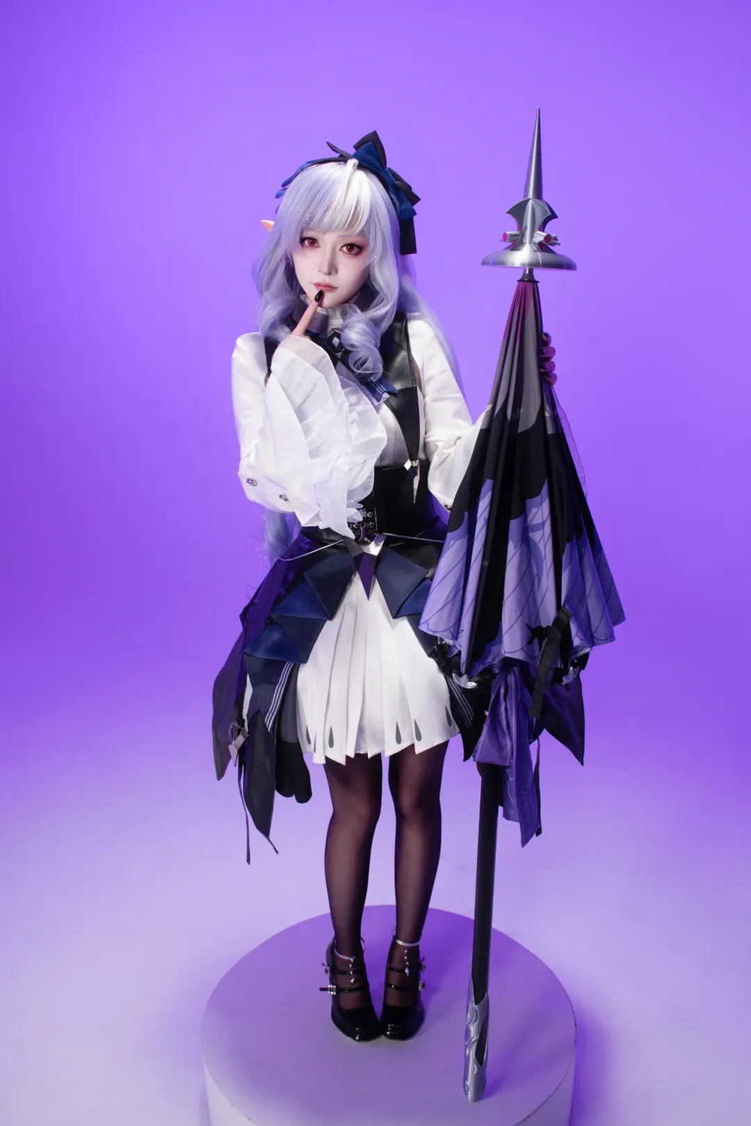 【薇薇安cos】绝区零里的精灵少女与巨型长柄伞 - 第 1 张