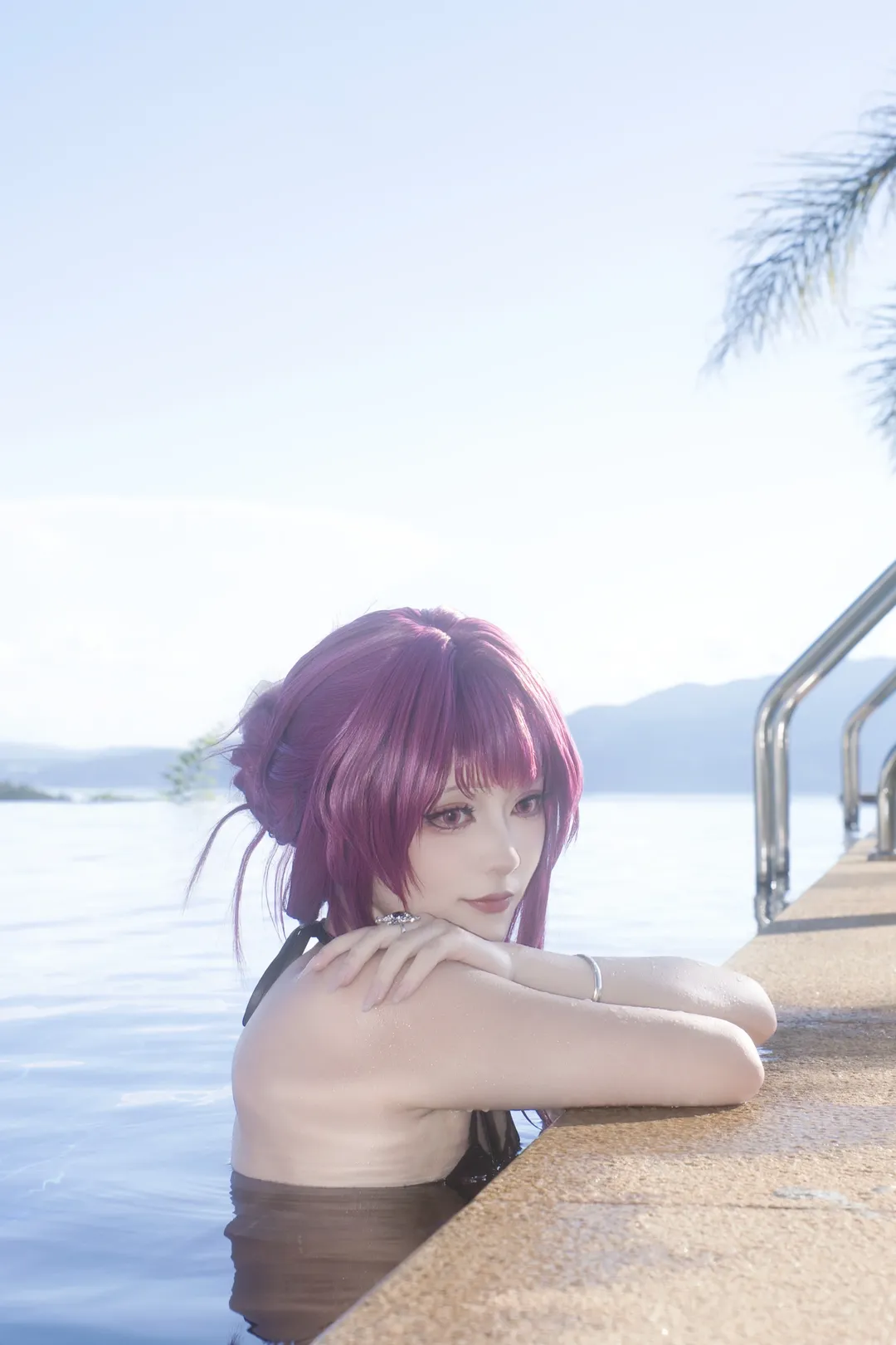 【卡芙卡cos】崩坏星穹铁道的夏日清凉泳装时刻