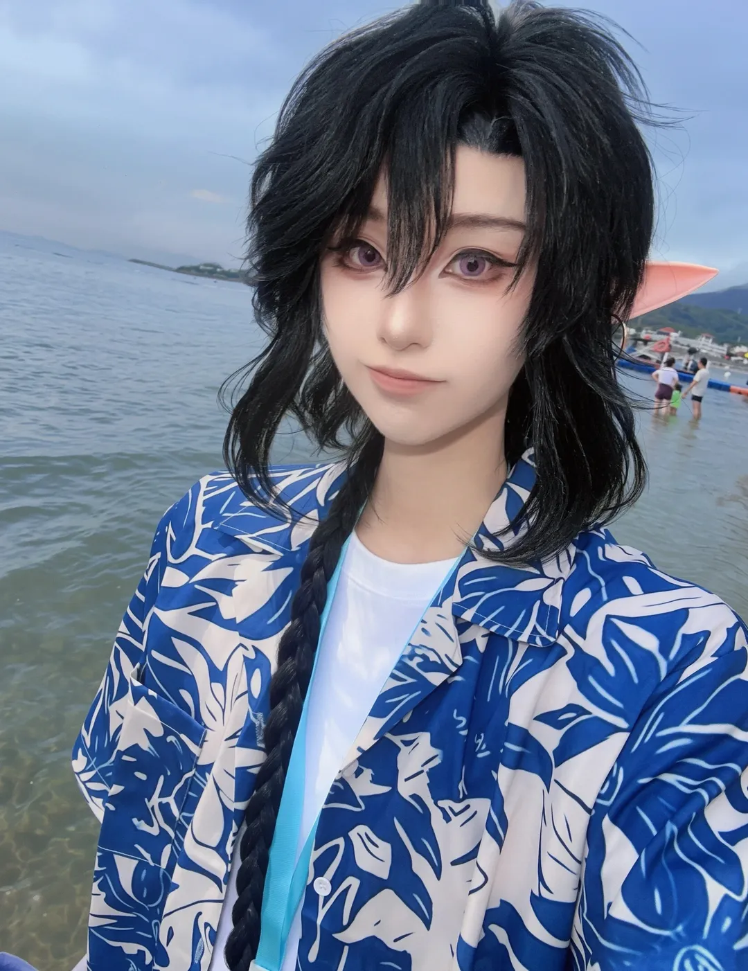 【玄离cos】蓝溪镇的阴天海边，记录狗哥的玩水瞬间