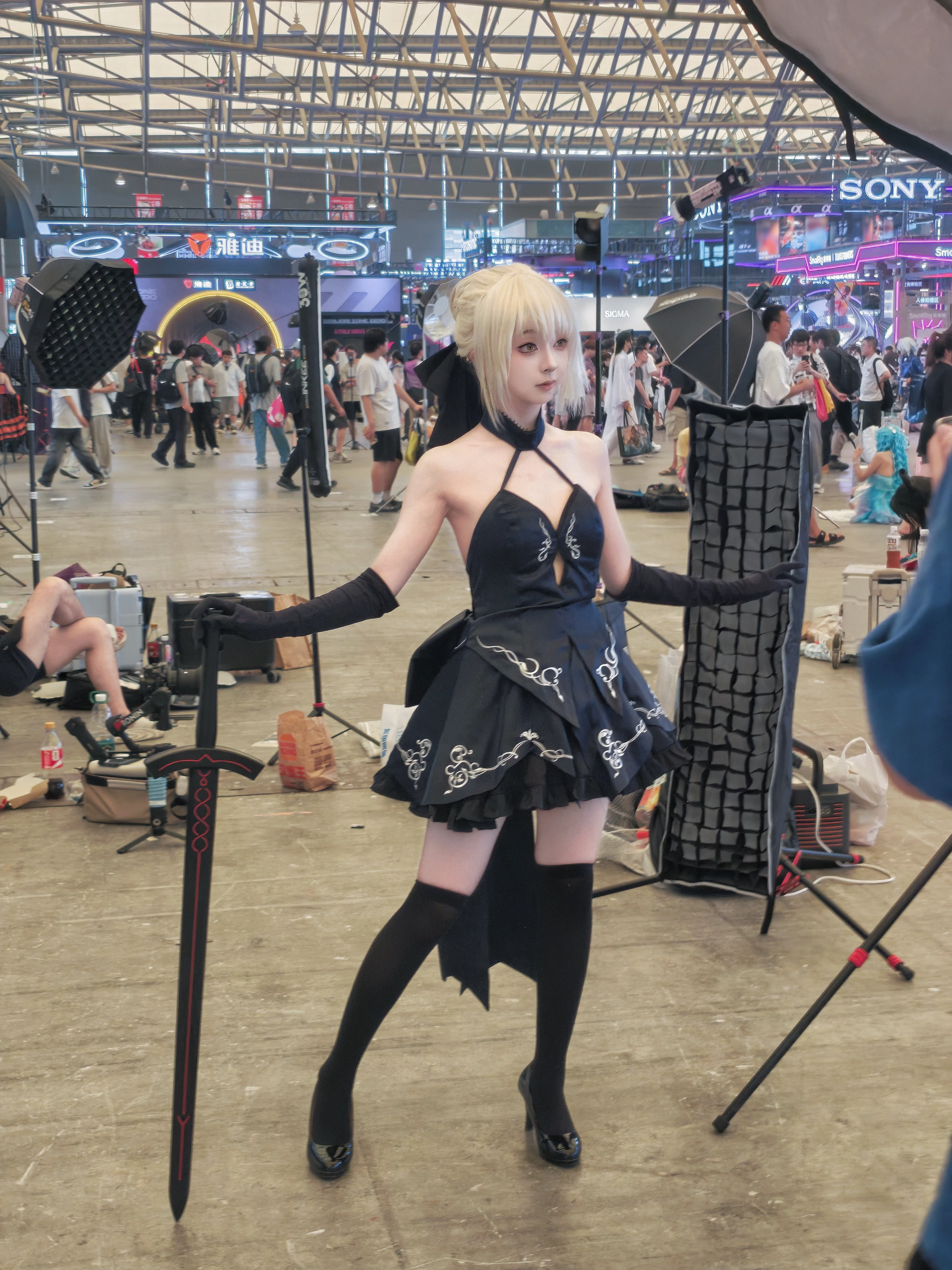 【黑呆cos】Fate/Grand Order 黑礼服saber漫展场照花絮 - 第 4 张