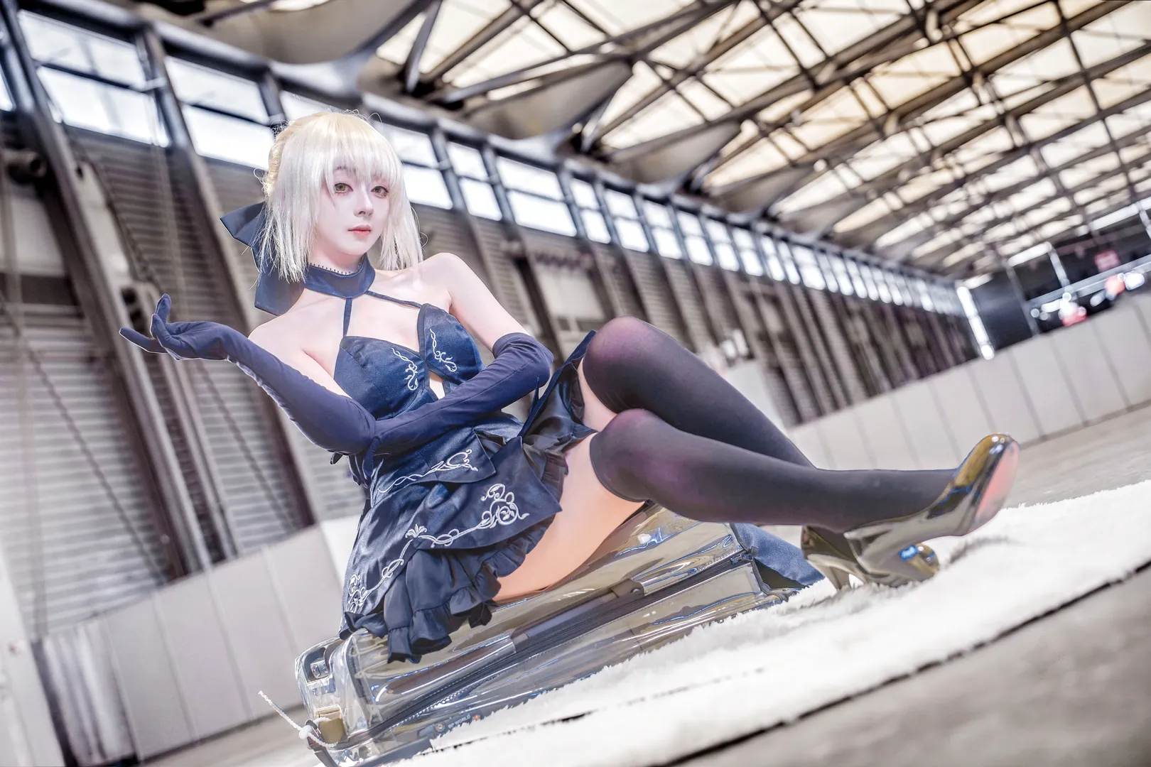 【Saber Alter cos】CJ场照第一弹，Fate/Grand Order黑礼服正片分享