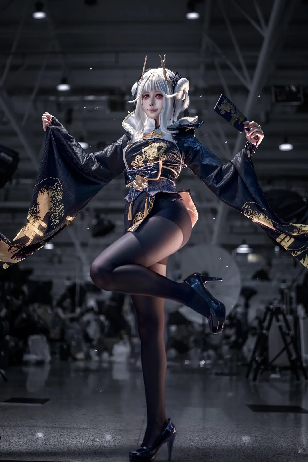 【白兔布兰儿cos】胜利女神妮姬，黑金与纯白的质感记录