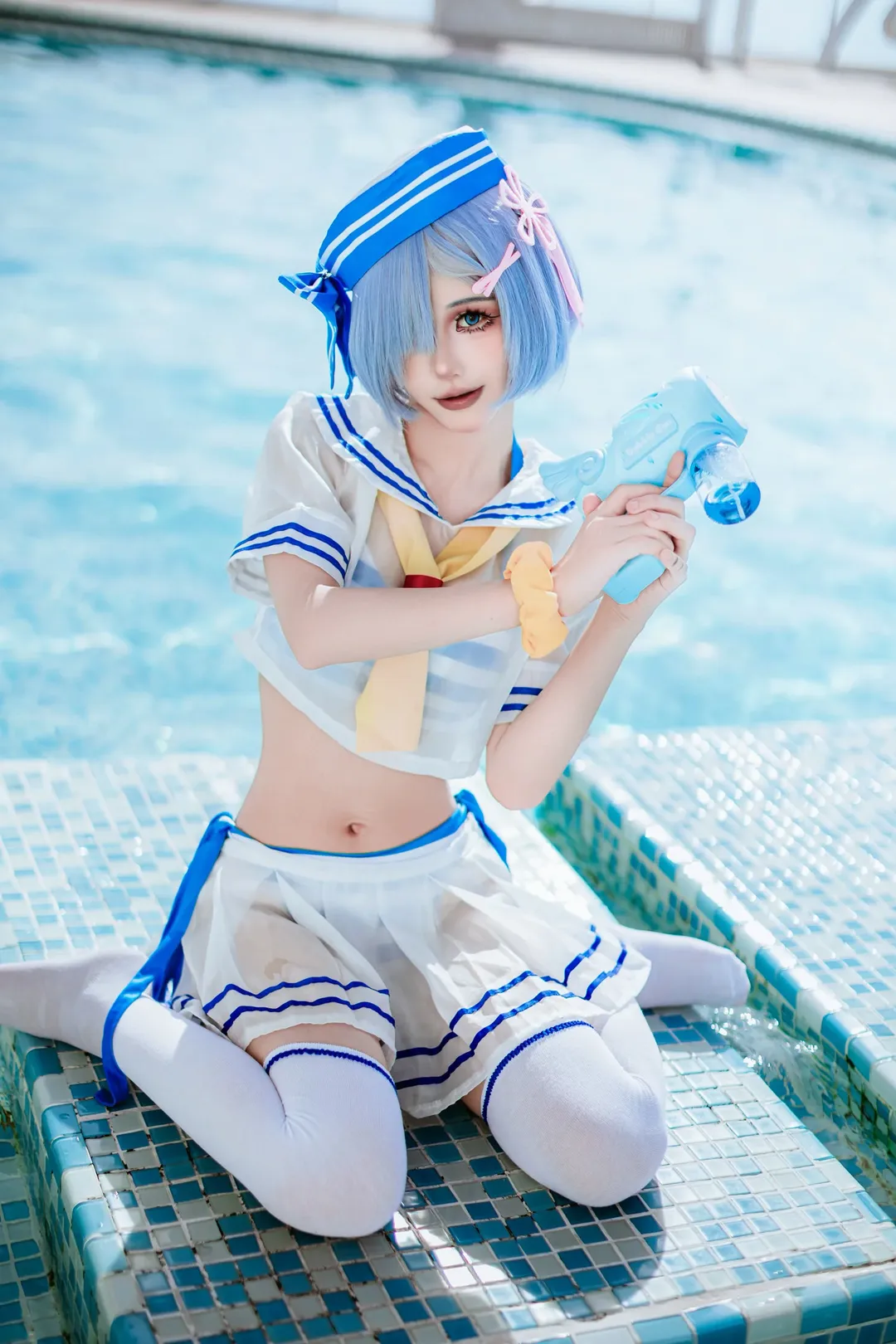 【雷姆cos】夏日泳装水手服，白丝水枪出击 - 第 10 张