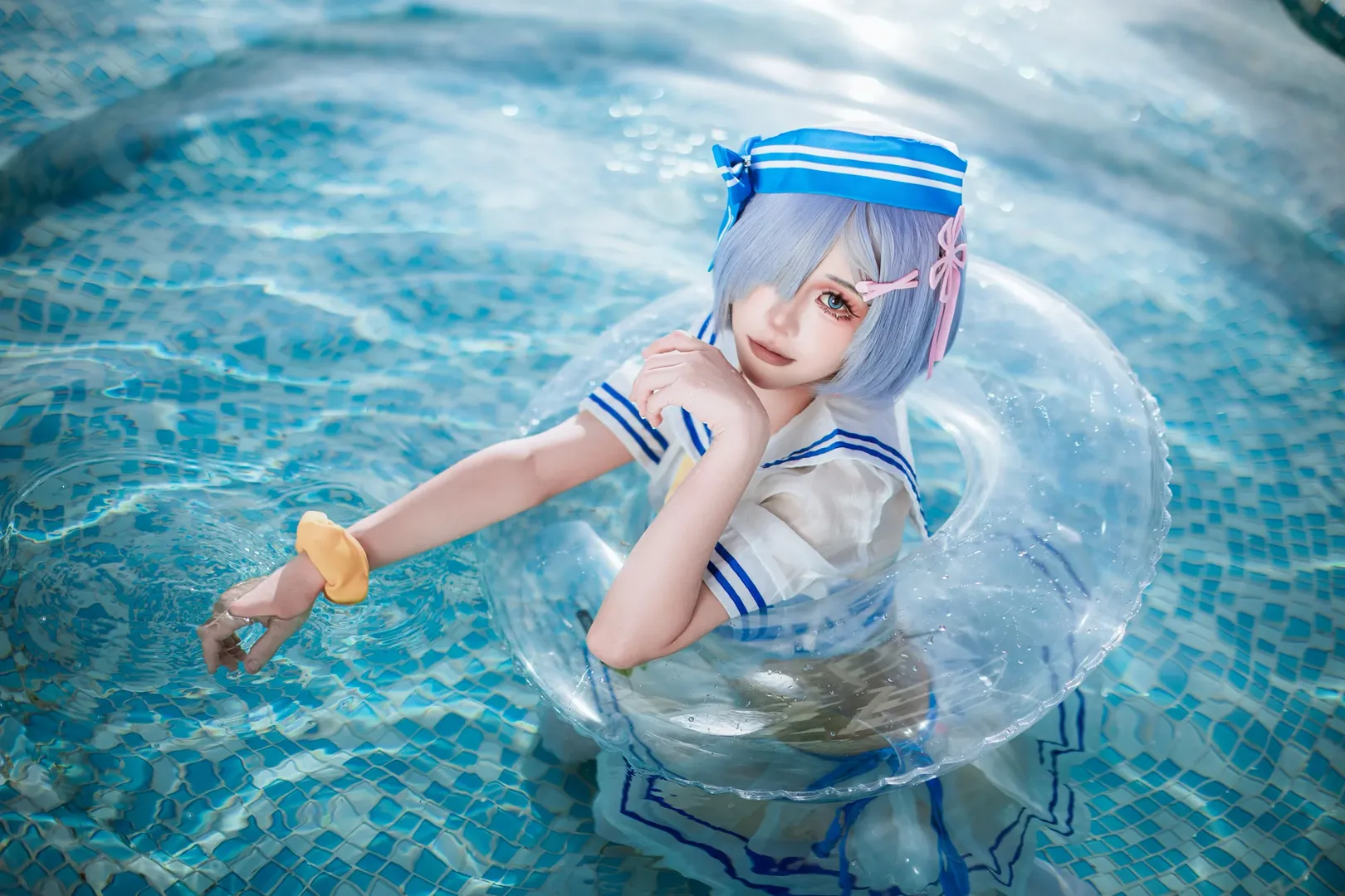 【雷姆cos】夏日泳装水手服，白丝水枪出击 - 第 2 张
