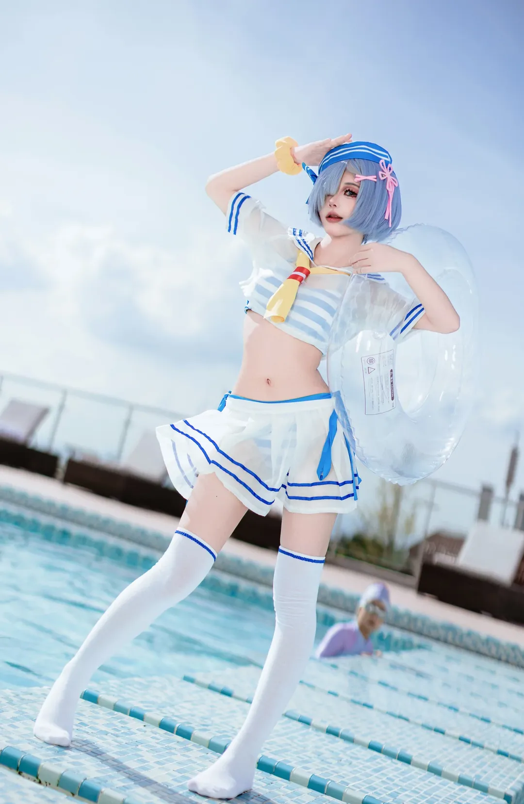 【雷姆cos】夏日泳装水手服，白丝水枪出击