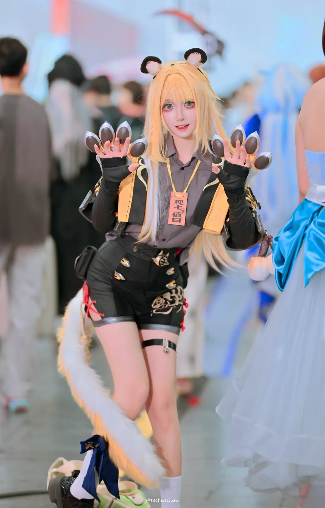 【橘福福cos】绝区零里的兽爪少女，漫展现场捕捉一只小橘猫 - 第 3 张
