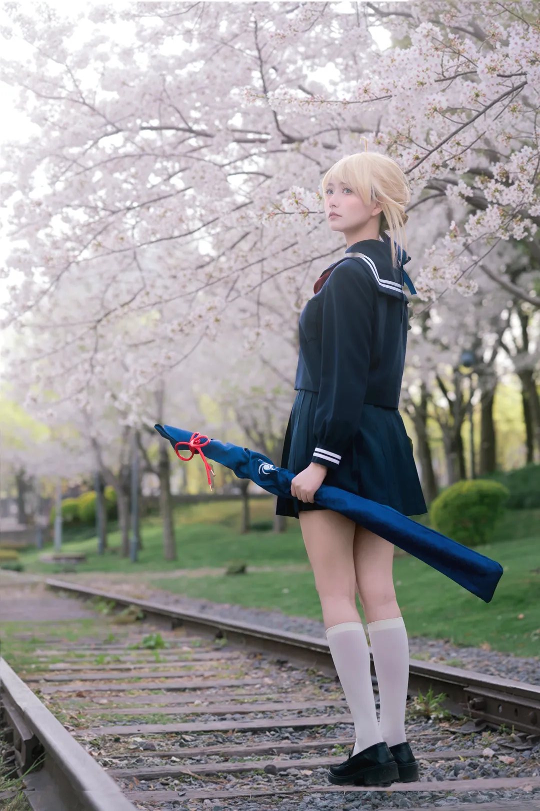 【阿尔托莉雅cos】Fate系列JK造型，龙美术馆樱花下的春日时光 - 第 1 张