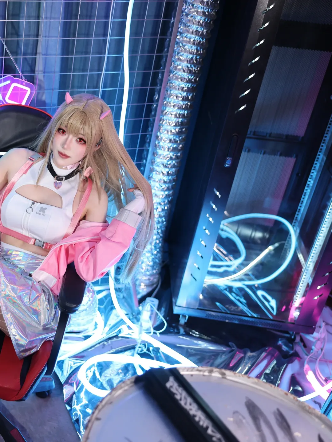[Viper cosplay] GODDESS OF VICTORY: NIKKE: Elusive Serpent Shadows under Cyberpunk Neon - Image 2