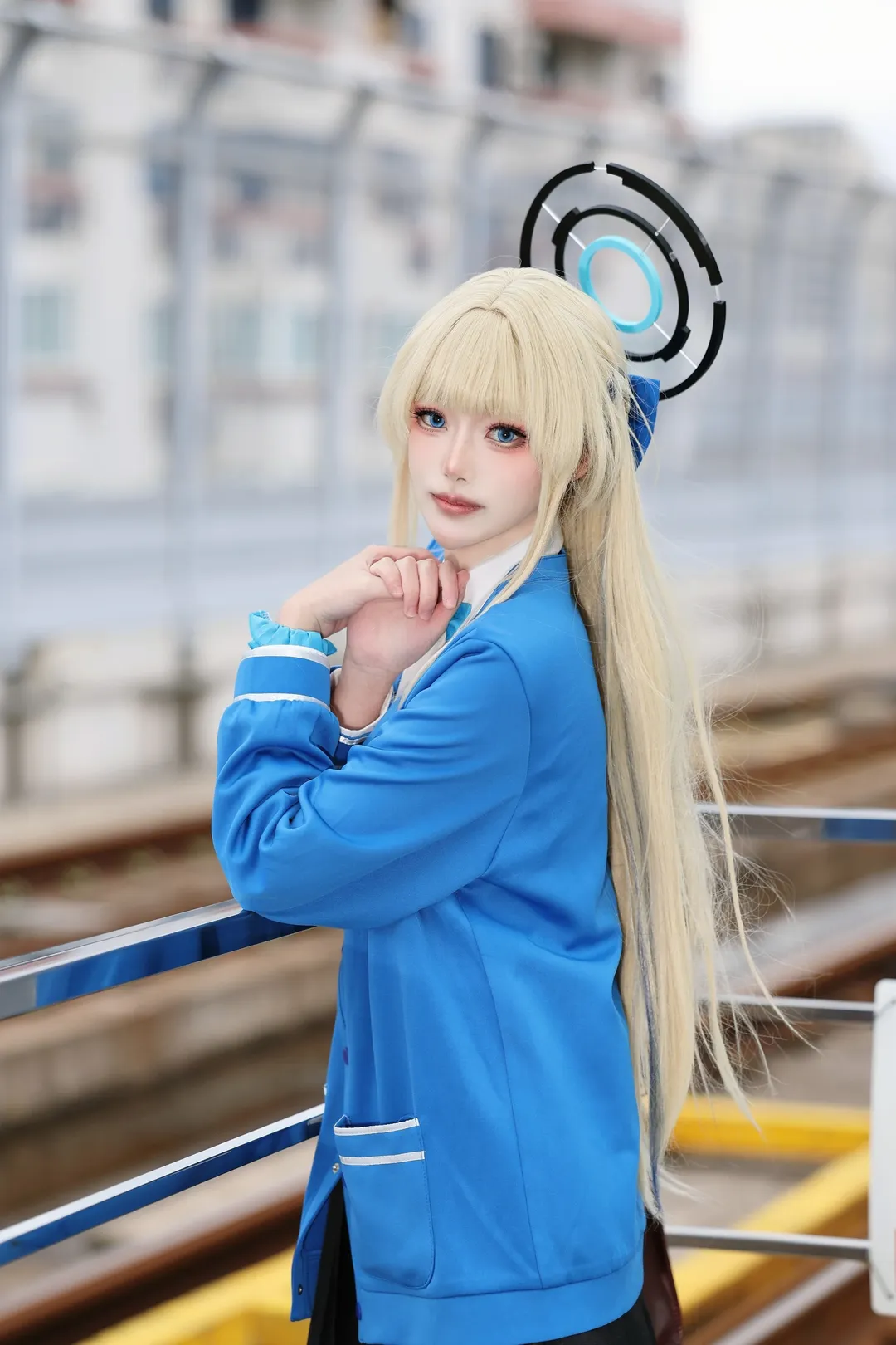 [Asuma Toki cosplay] Quiet Moments at the Station in Blue Archive - Image 3