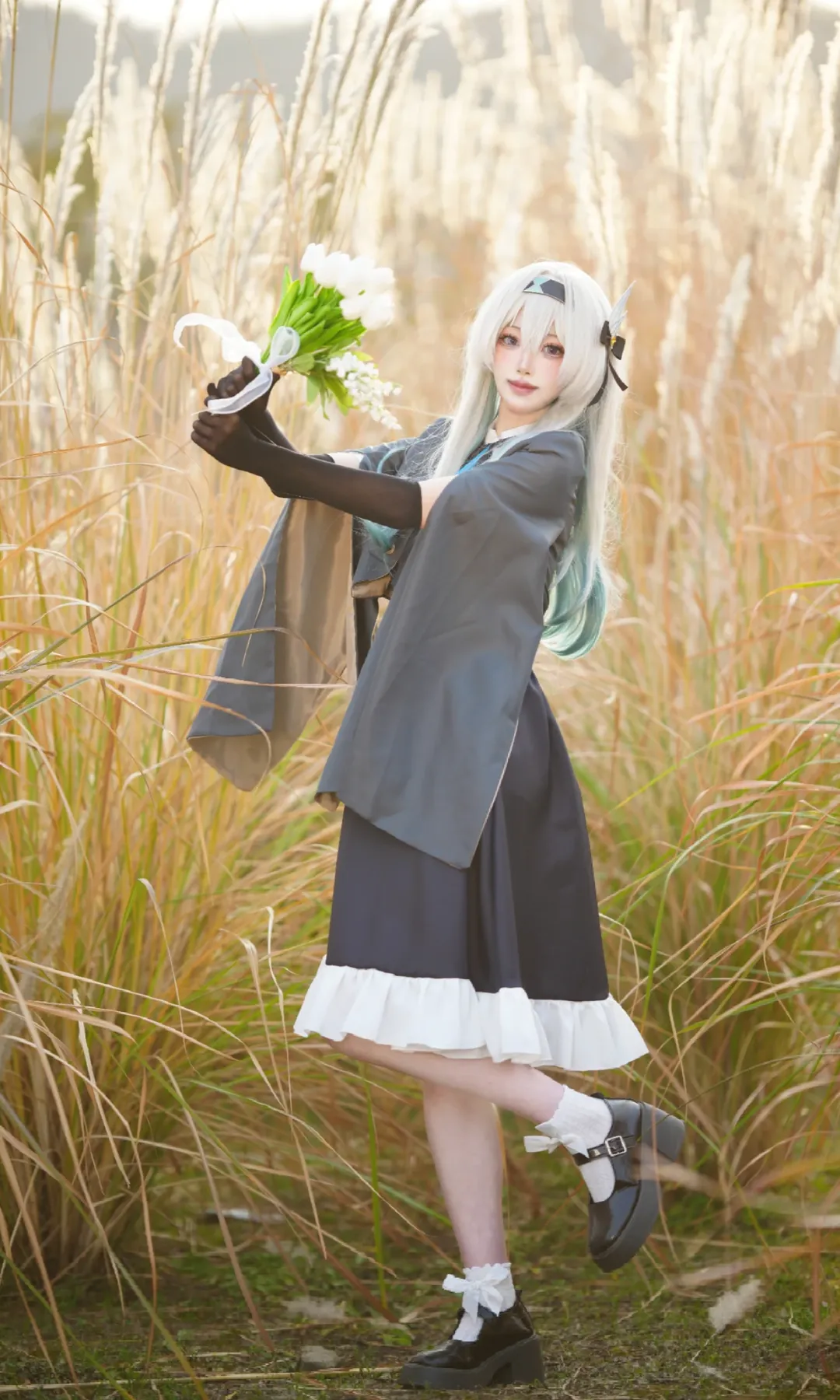 【流萤cos】崩坏星穹铁道，银白与青蓝在秋日芦苇中的定格 - 第 1 张