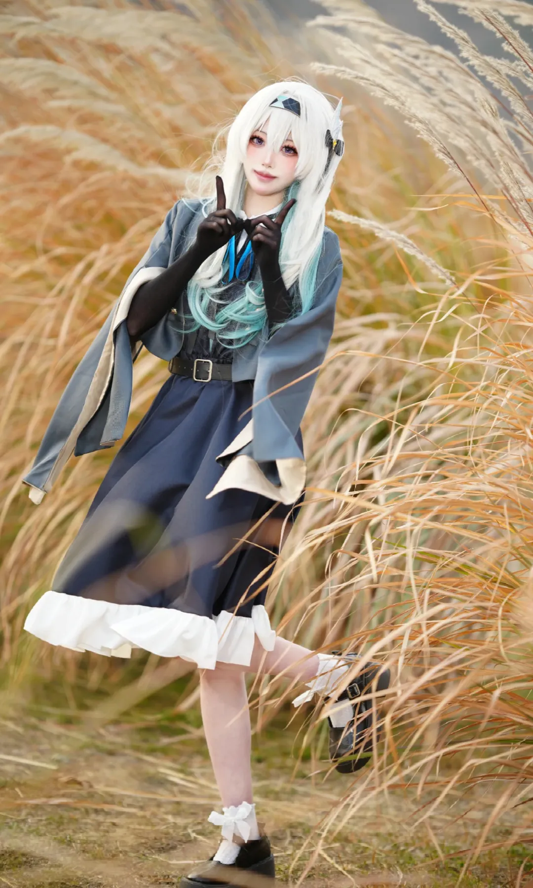 【流萤cos】崩坏星穹铁道，银白与青蓝在秋日芦苇中的定格