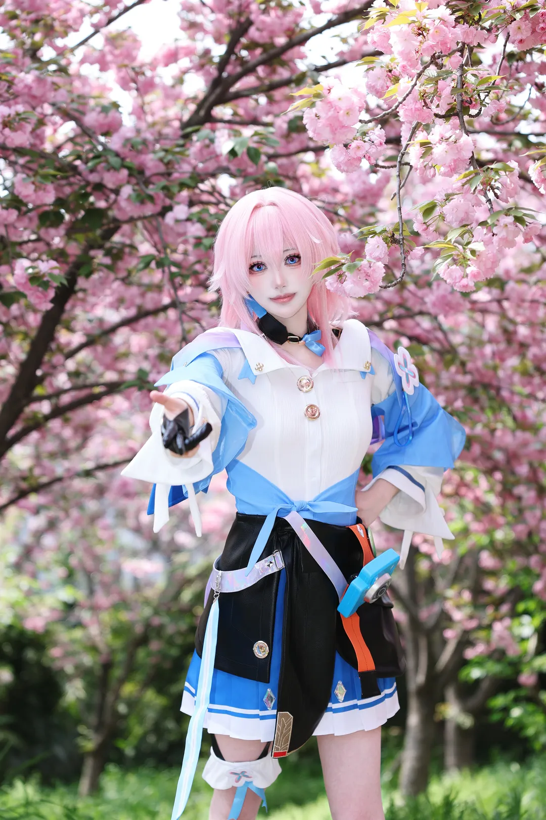 【三月なのか コスプレ】桜の木の下で切り取る春の瞬間、『崩壊：スターレイル』巡礼の旅 - 1 枚目