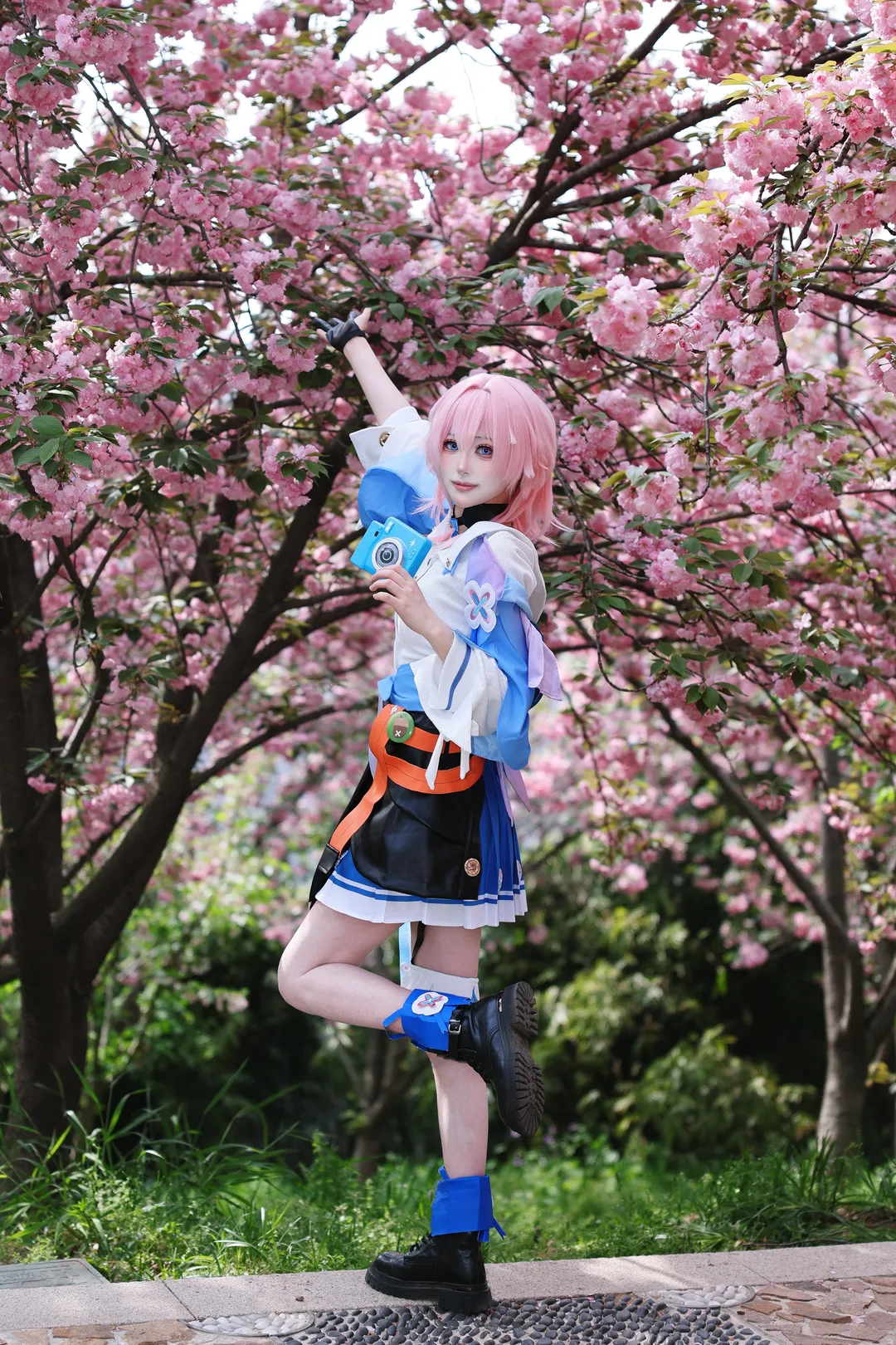 【三月なのか コスプレ】桜の木の下で切り取る春の瞬間、『崩壊：スターレイル』巡礼の旅 - 4 枚目
