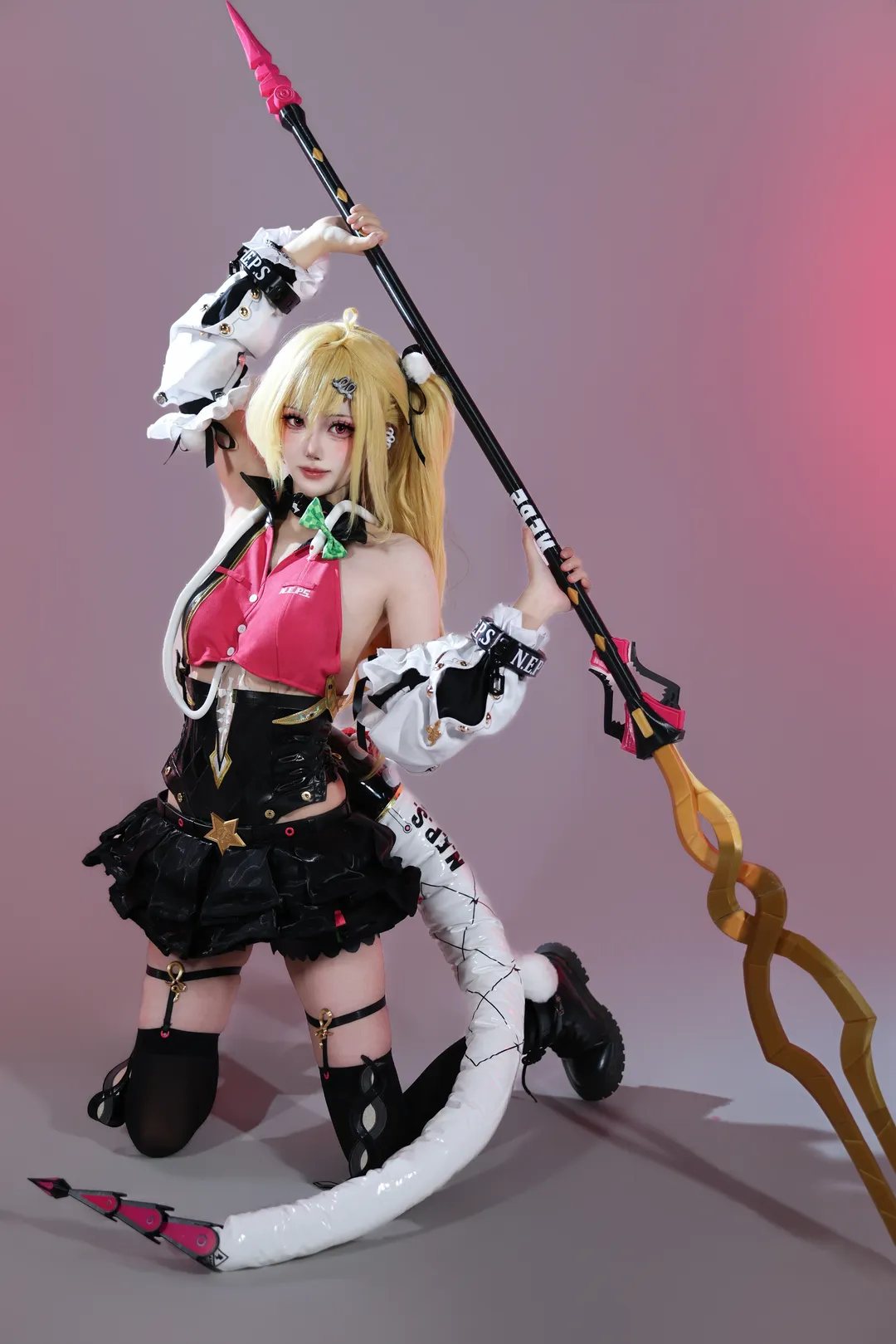 绝区零希希芙cos，长柄武器的力量感与少女感并存