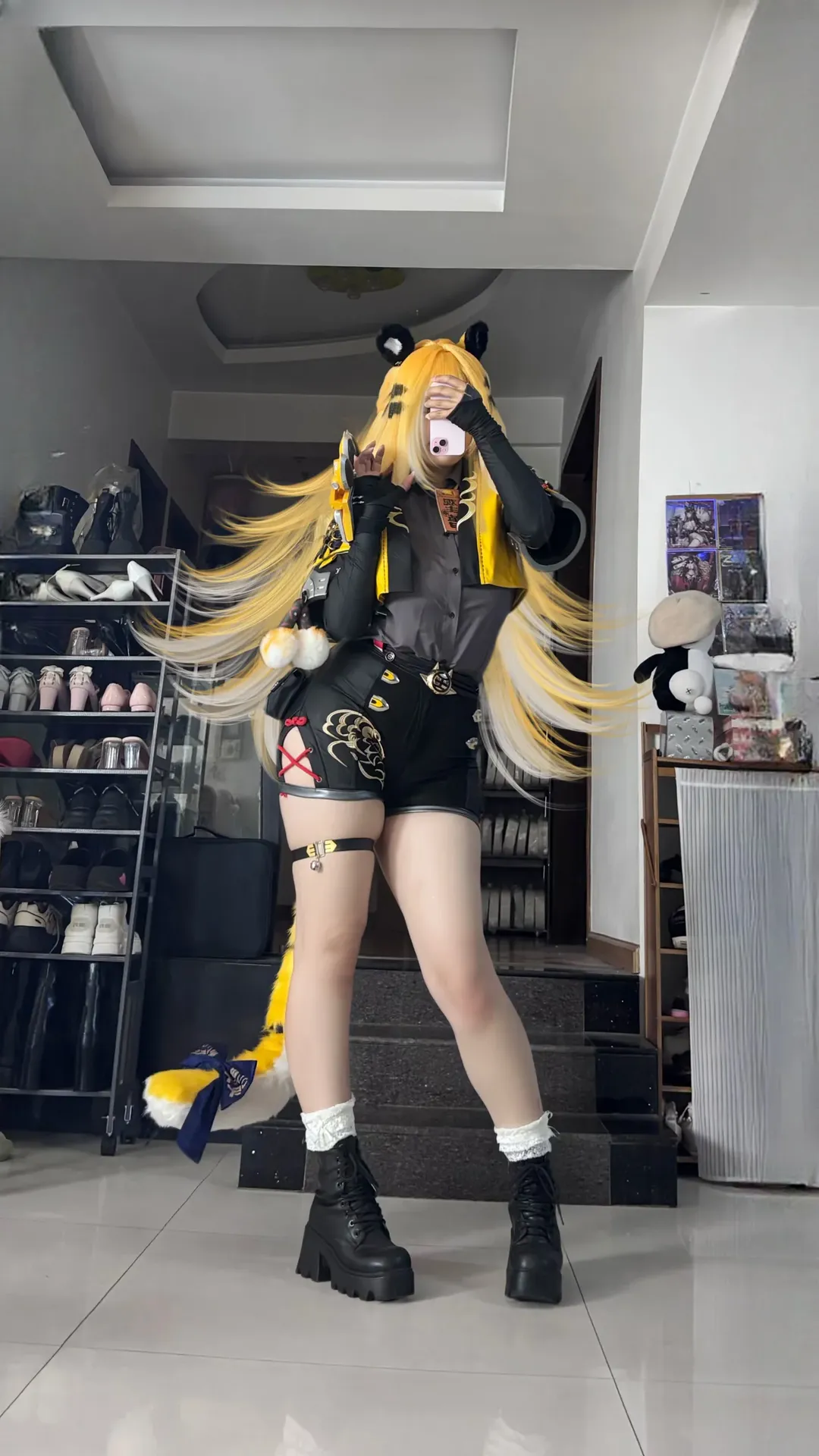 【橘福福cos】绝区零的试装初体验，黑黄配色的兽娘魅力