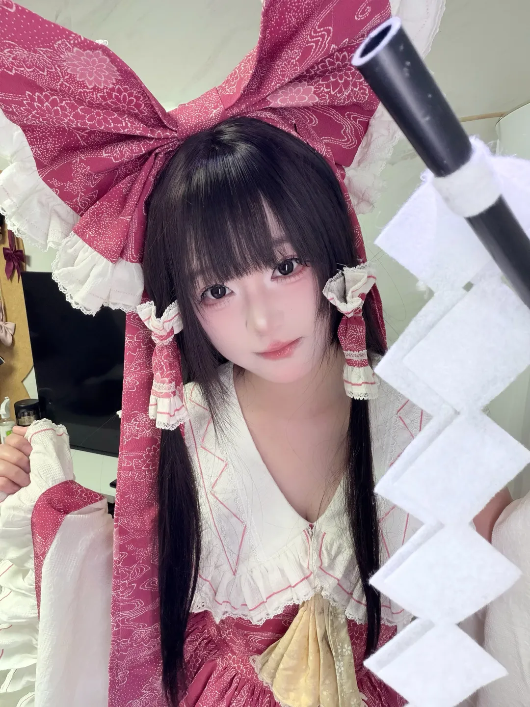 【博丽灵梦cos】粉色异色服的东方巫女，蝶结与领子的细节魅力 - 第 3 张