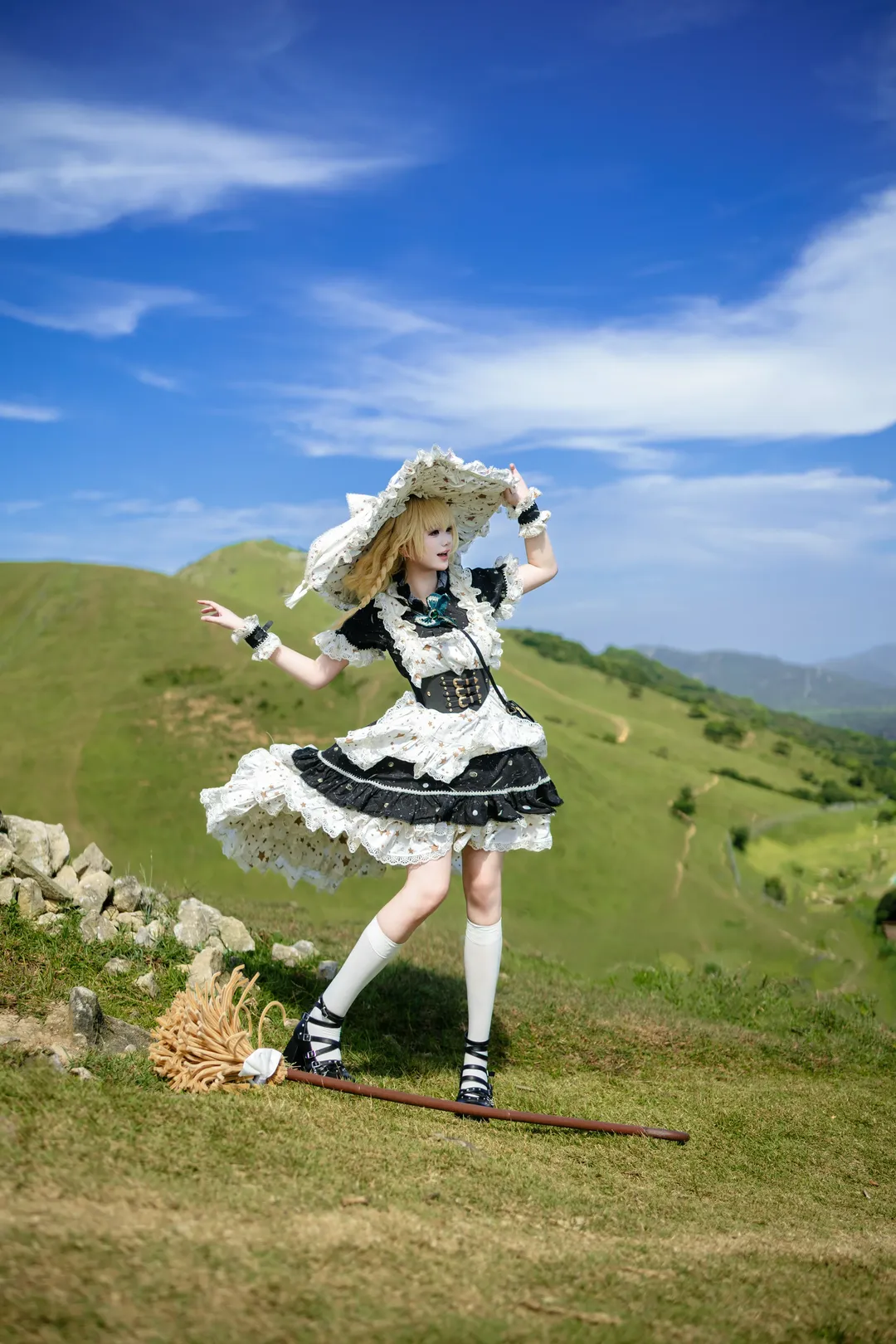 【雾雨魔理沙cos】山顶的风和阳光，都记录在这套片子里