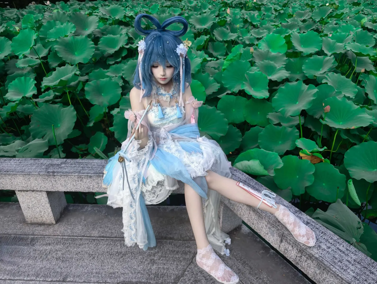【霍青娥cos】东方Project里的邪仙，今日得闲在荷塘边休憩 - 第 1 张
