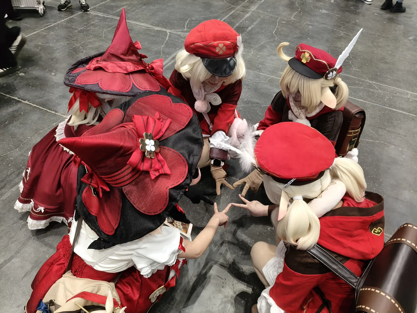 【可莉cos】D1原神Fes：排队逛展，无料发完