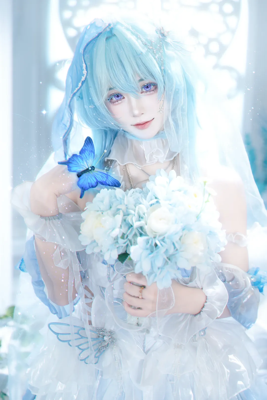 【守岸人cos】鸣潮的月潮星纱，花嫁造型下的梦幻瞬间