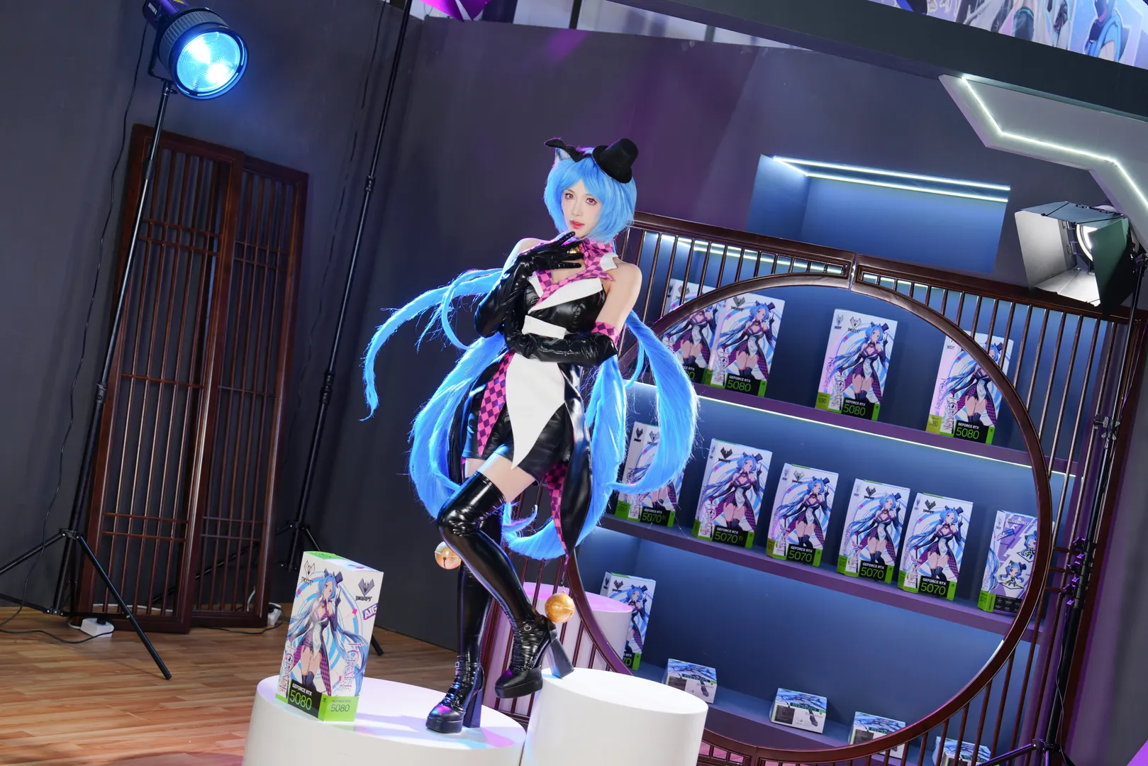 [Aysha cosplay] Blue-Haired Little Witch in Open Source Universe: CICF On-Site Shoot - Image 2