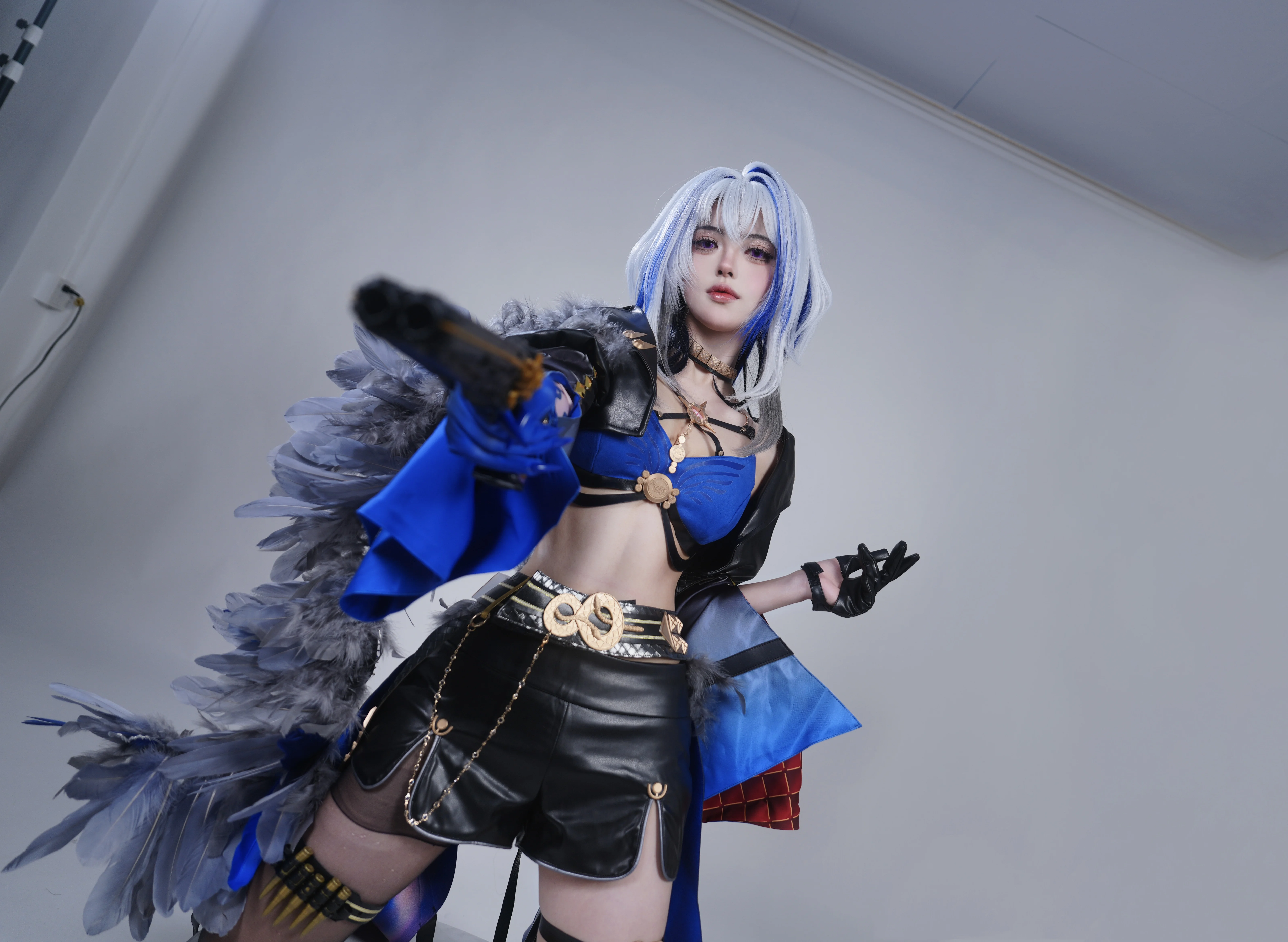【嘉貝莉娜cos】鳴潮裡的黑羽獵手，燃起不熄之火 - 第 4 張