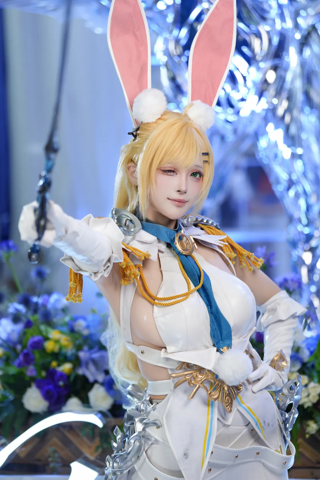 Kurati cosplay: On-Site Record of the Silver Palace Military Uniform & Bunny Ears Look - Image 2