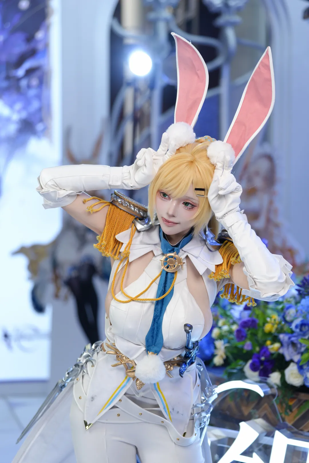 Kurati cosplay: On-Site Record of the Silver Palace Military Uniform & Bunny Ears Look - Image 4