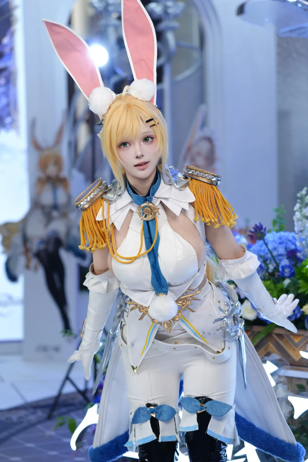 Kurati cosplay: On-Site Record of the Silver Palace Military Uniform & Bunny Ears Look - Image 6