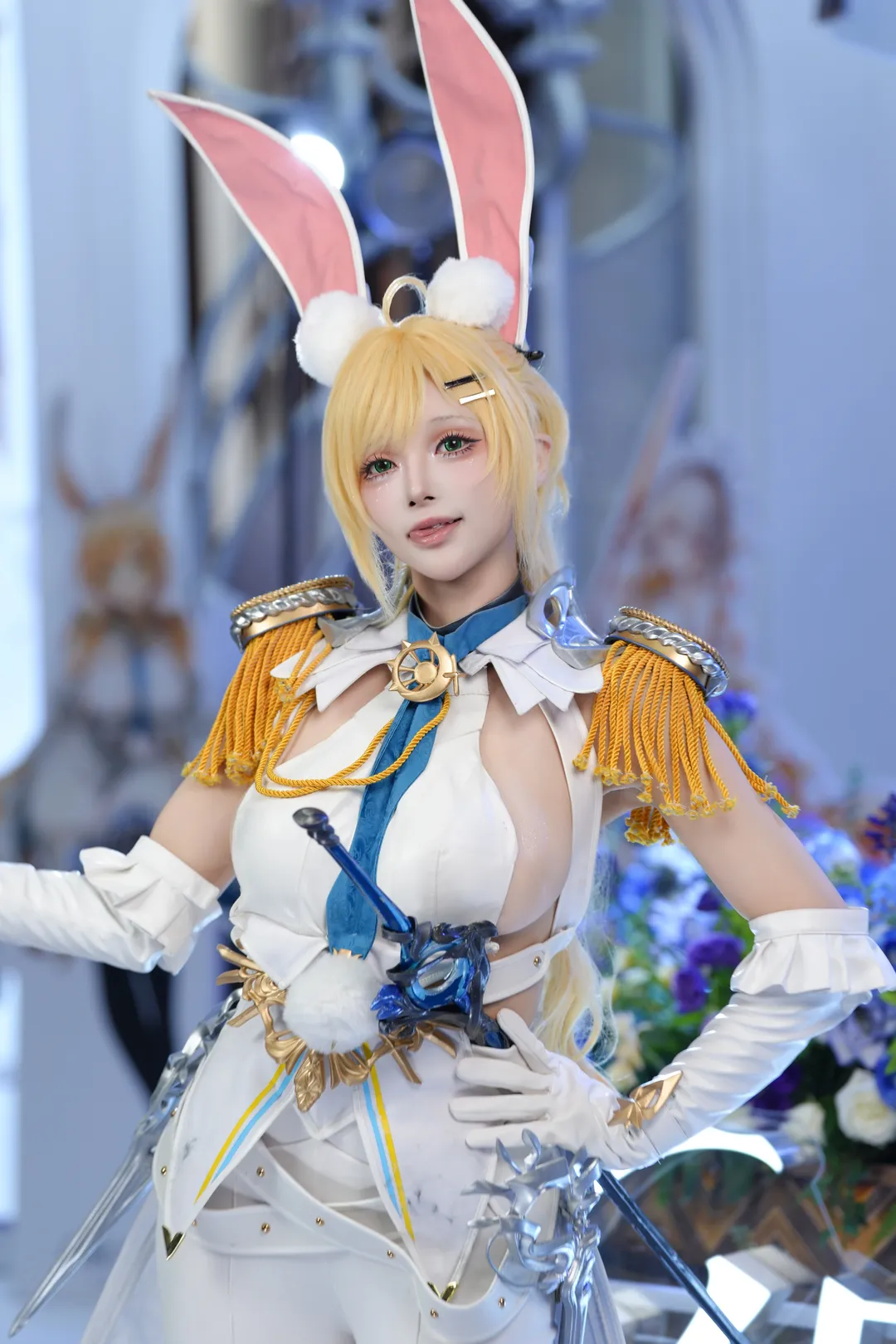 Kurati cosplay: On-Site Record of the Silver Palace Military Uniform & Bunny Ears Look - Image 8