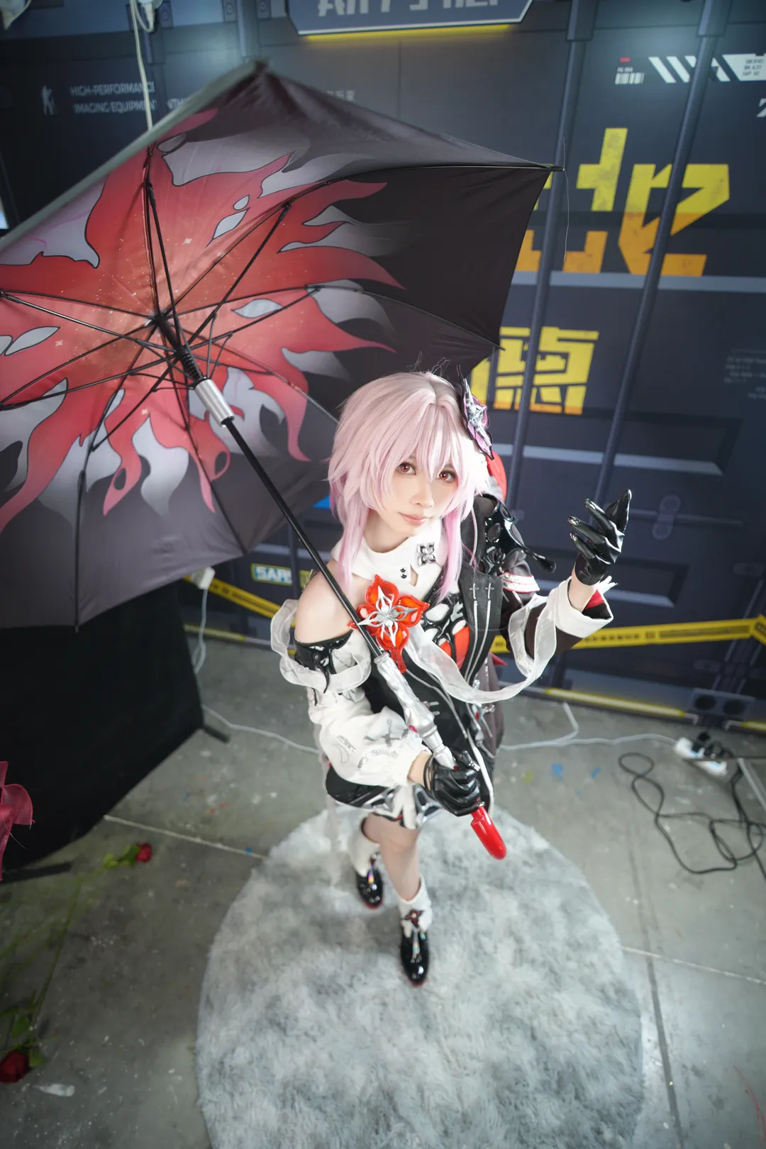 【长夜月cos】星穹铁道里的夜幕序曲，黑伞之下的静谧光影