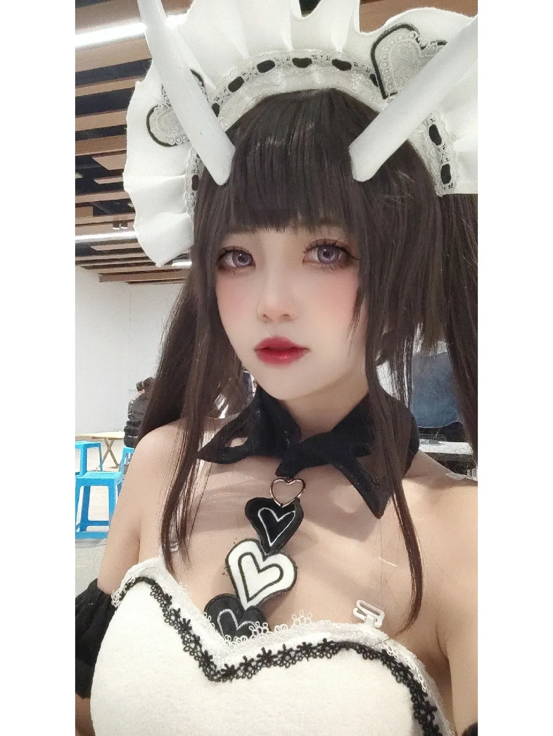 【能代cos】碧蓝航线女仆装，黑白心形元素的精致还原 - 第 3 张
