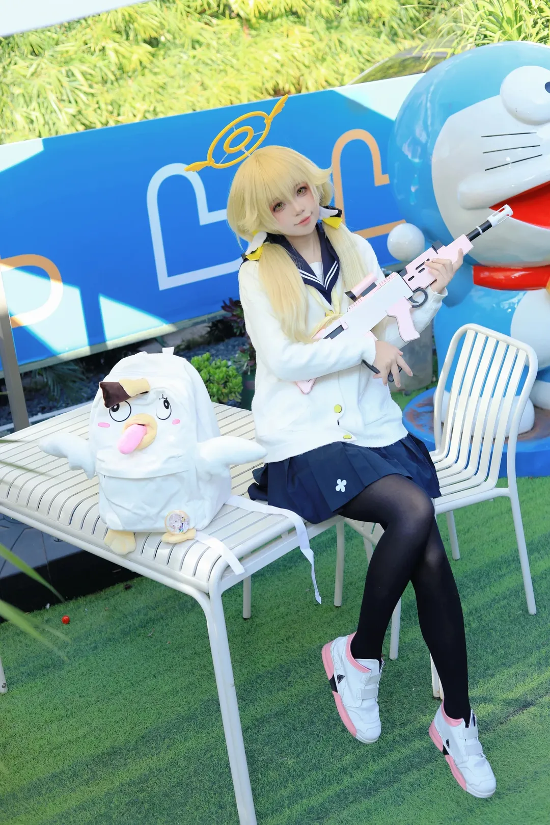 【日富美cos】蔚蓝档案里的午后时光，背着大鸟包拍点慵懒照