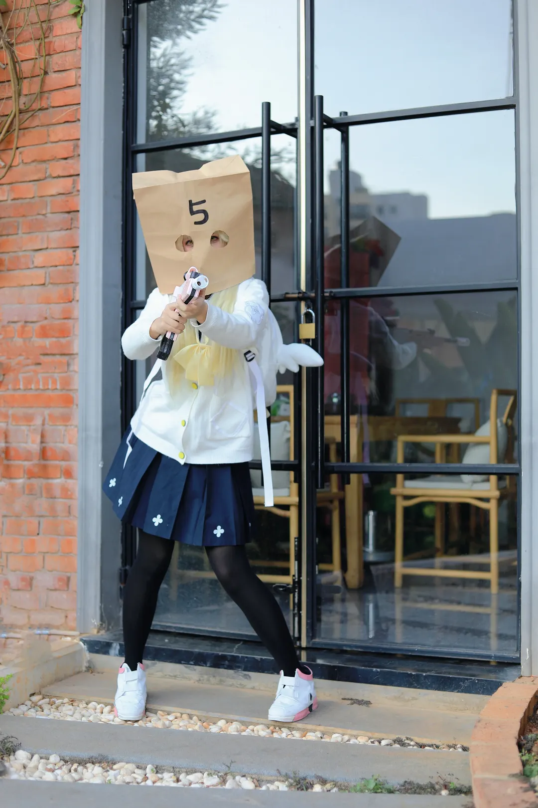 【日富美cos】蔚藍檔案裡的午後時光，揹著大鳥包拍點慵懶照 - 第 4 張