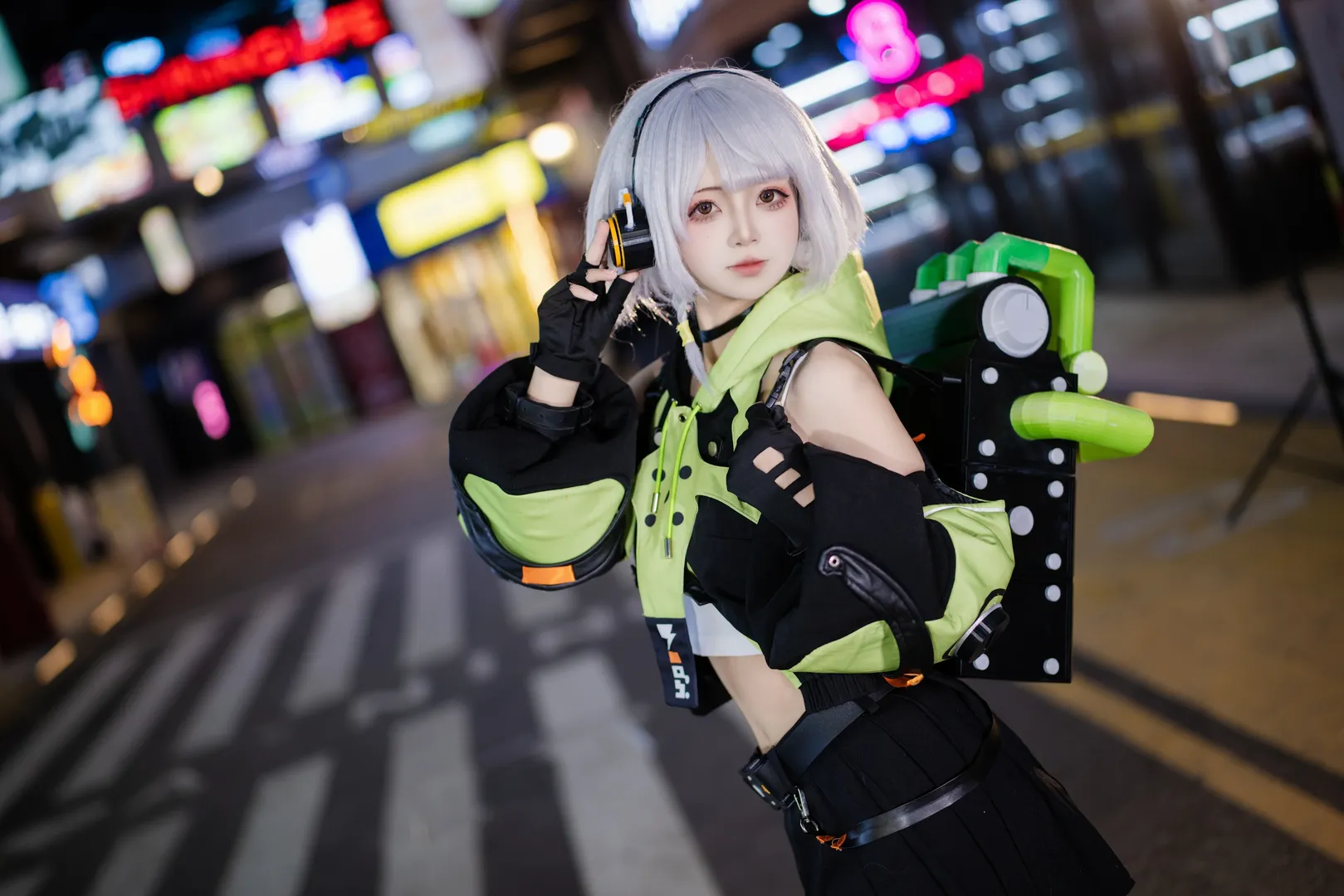 【安比德玛拉cos】都市霓虹下的绝区零少女 - 第 4 张