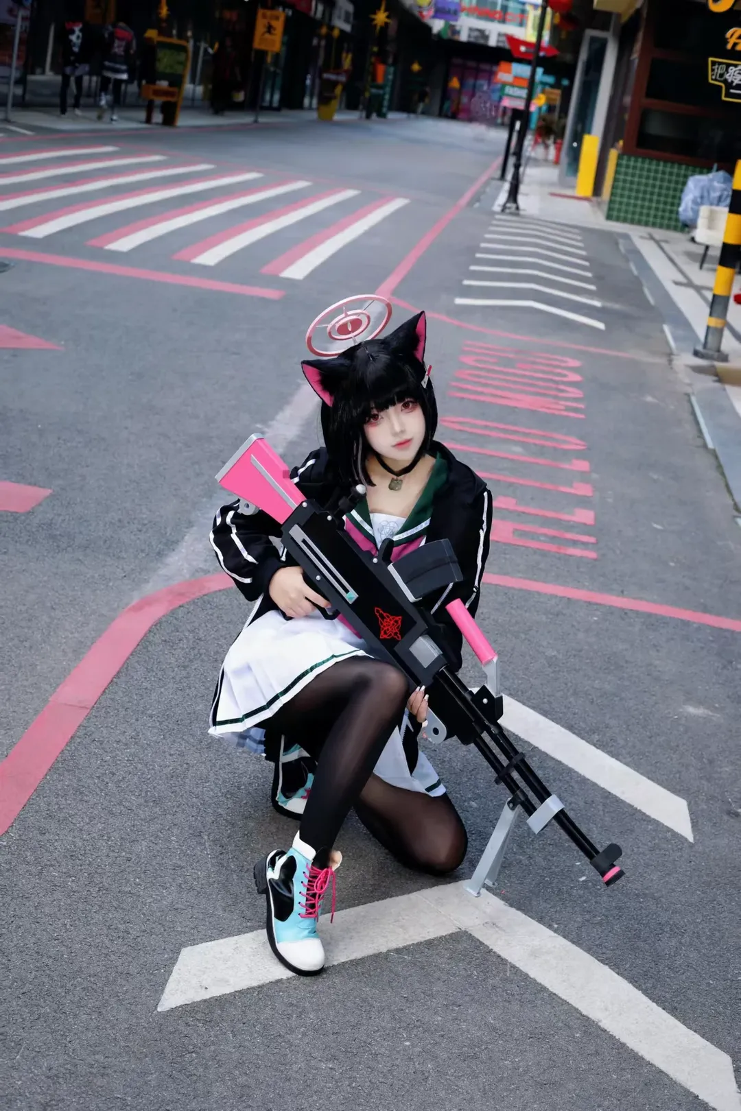 【杏山和紗cos】蔚藍檔案街頭狙位，冷豔與可愛並存 - 第 1 張