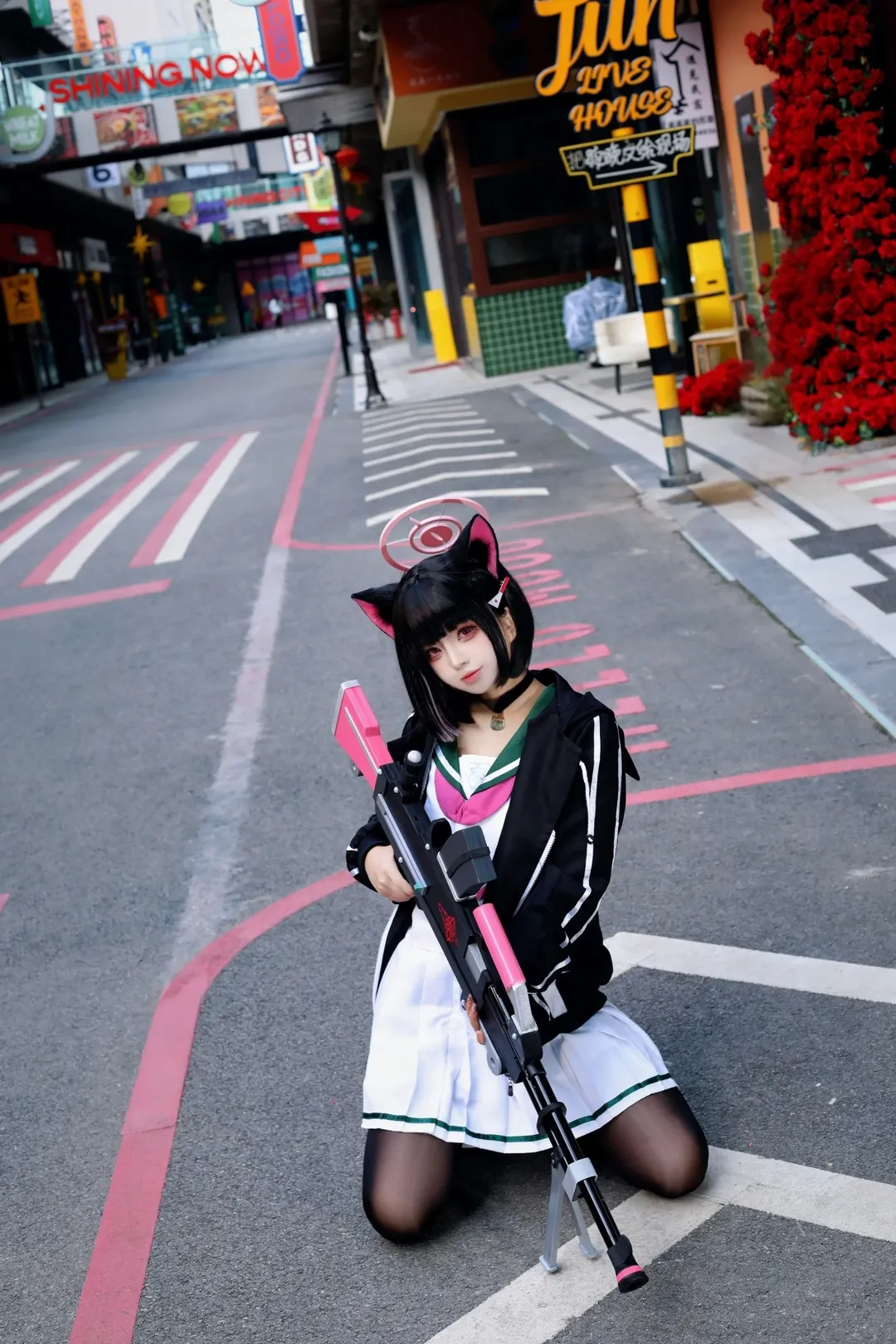 【杏山和紗cos】蔚藍檔案街頭狙位，冷豔與可愛並存 - 第 2 張