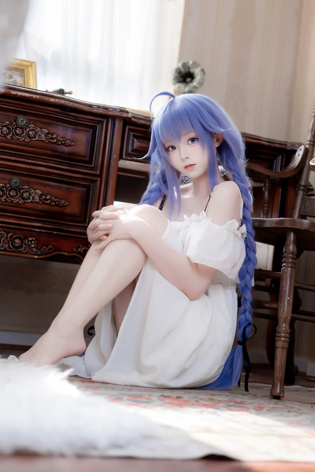 【洛琪希cos】無職轉生裡的藍髮魔法師，白裙與精靈耳的契合感 - 第 1 張