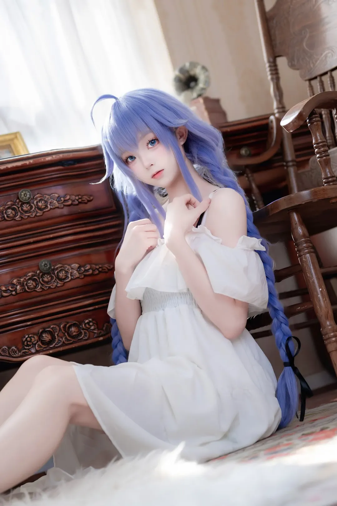 【洛琪希cos】無職轉生裡的藍髮魔法師，白裙與精靈耳的契合感 - 第 2 張