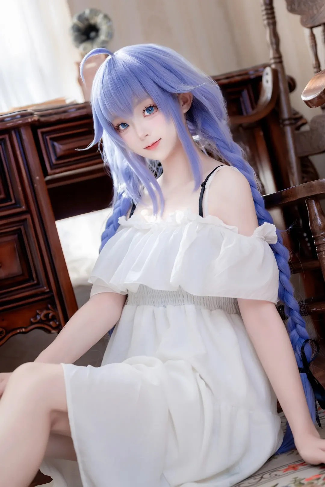 【洛琪希cos】無職轉生裡的藍髮魔法師，白裙與精靈耳的契合感 - 第 3 張